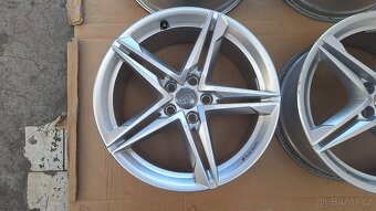 Alu kola Audi 18" 5x112 8J ET40 A4b9 - 2