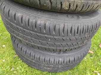 185/65 R15 - 2