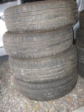 Prodám pneumatiky sundané z Jeepa 235/6517 letní - 2