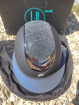 Nová helma ONE K Avance Glitter Chrome - 2