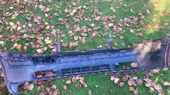 VW Golf 4 přední nárazník - 2