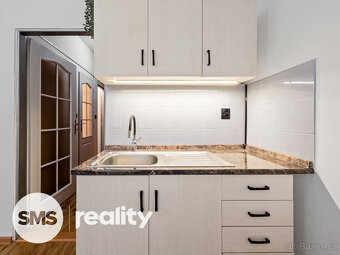 Pronájem bytu 1+kk, 28 m² – Velkomeziříčská, Třebíč - 2