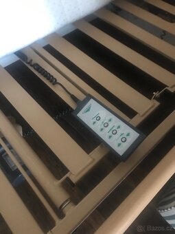 Nemocniční polohovací postel - 2