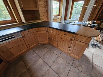 Masivní kuchyňská linka z Německa se spotřebiči - 2