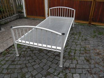 KVALITNÍ KOVOVÁ POSTEL SLEVA - 2