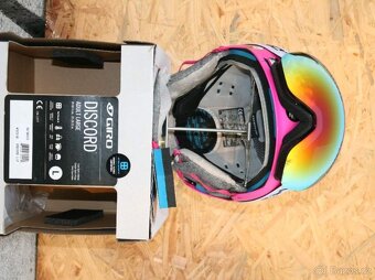 lyžarská helma GIRO L , nova - 2