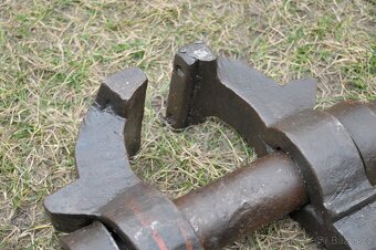 Starožitný velký kovářský svěrák - 2