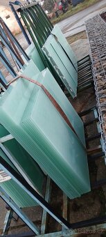 Sklo na zabradli - 2