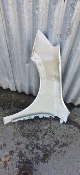 Pravy predni blatnik fabia IV - 2