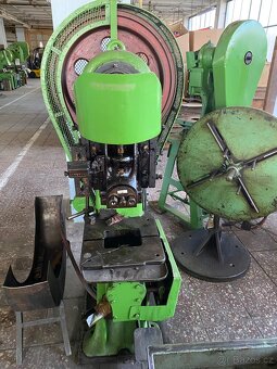 EXCENTRICKÝ LIS ZNAČKY SCHULER - 2