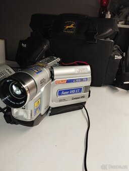 Stará videokamera JVC GR-SX22 - 2