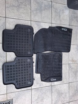 Prodám koberečky gumové do audi Q8 - 2