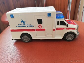Stavebnice a sanitka - 2