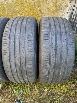 225/40R18 - 2