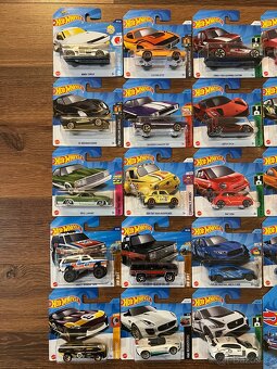 Hotwheels autíčka - 2