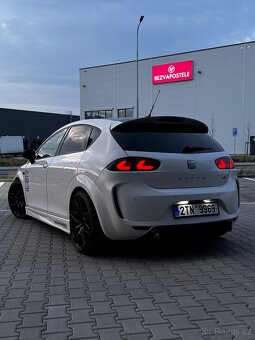Seat Leon Cupra R - 2