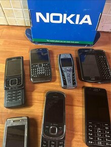 Nokia 9 kusů telefonů - 2