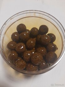 Boilies v dipu 16,20 a 24mm - 2