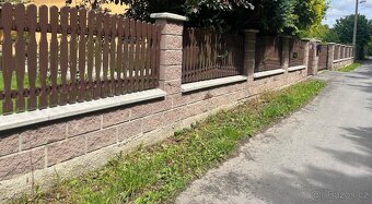 Rezervovane- dřevěné latě – výplň plotu, cca 2,4 m - 2