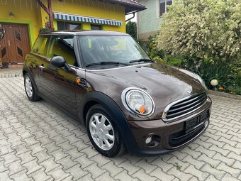 Prodám Mini Cooper 1.6 i,r.v.2012 75 koní, nový olej a brzdy - 2