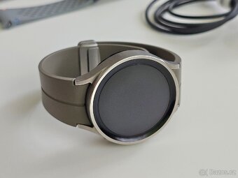 Samsung Galaxy Watch 5 Pro 45mm šedé - 2