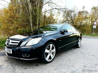 Mercedes-Benz E 220 CDI Coupé (2011) - 2