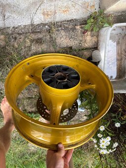 Predni a zadni kolo na Suzuki Gsxr 1000 05-08 - 2