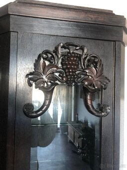 Starožitný velký kredenc - 2