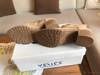 Dámské kotníkové boty se zipem vel. 42 - 2