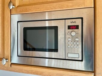 Kuchyně světlý dub masiv s vestavěnými spotřebiči,5684 - 2