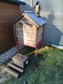 Dřevěná udírna - 2