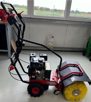 Prodám rotační kartáč Hecht 860, nefunkční - 2