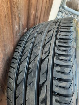 215/50 R18 - 2