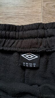 Hezké pánské tepláky Umbro - 2