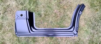 Sprinter W907 W910 B W246 246 - prah sloupek podbeh bocnice - 2