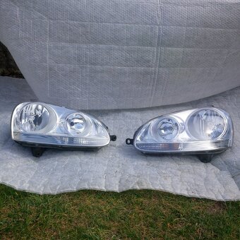 predni svetlo svetla vw golf v 5 prave leve - 2