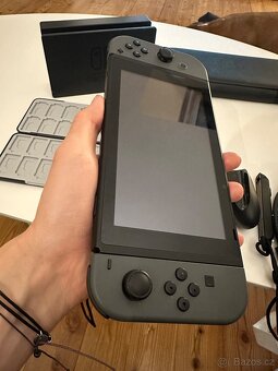 Nintendo switch + příslušenství TOP STAV - 2