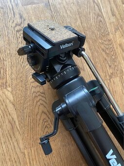 Praktický Videostativ Velbon C-600 - 2