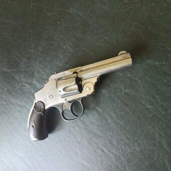 Revolver Smith Wesson 38SW DA Hammerless s pojistkou - 2