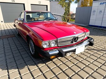 Mercedes-Benz 560 SL - 2