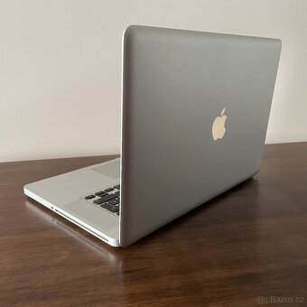 Apple Macbook Pro 15.4-inch - 2