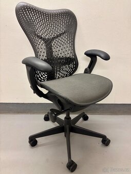 Kancelářská židle Herman Miller Mirra - jako nová - 2