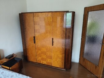 starožitné skříně - 2