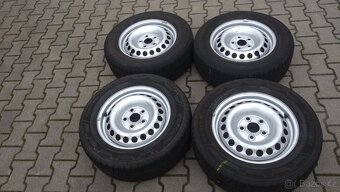 4 zimní pneu 215 65 16 C + disky 5x120 VW T5 T6 - 2