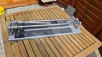 Řezačka obkladů - 2