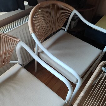 Stůl a dvě židle - 2