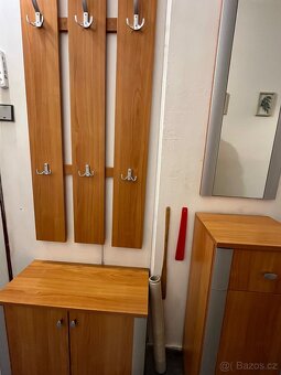 Prodám sestavu do předsíně - 2