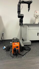 Kolaborativní robot - KR810 - 2