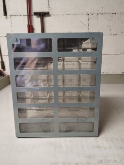 Skříňka na šrouby - 2