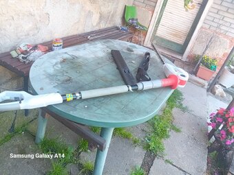 Nůžky na živý plot - 2